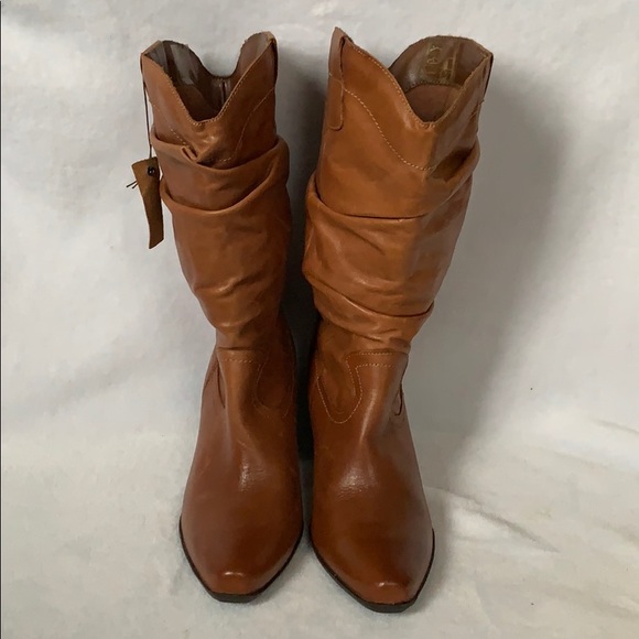 Spring Women's Tan Leather Boots - Picture 3 of 7